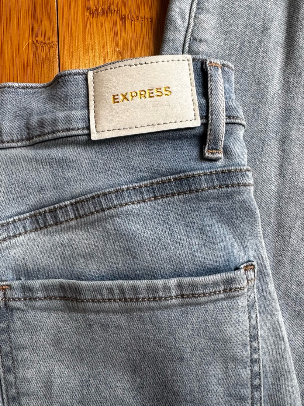 Express Women's Light Blue Frayed-Hem Ankle Jeans - Picture 3 of 5